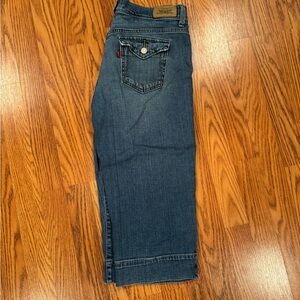 Ladies 515 Levi Capris